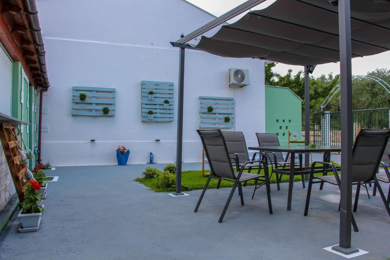 Lamprini'S Deluxe Studios Limenas  Luaran gambar